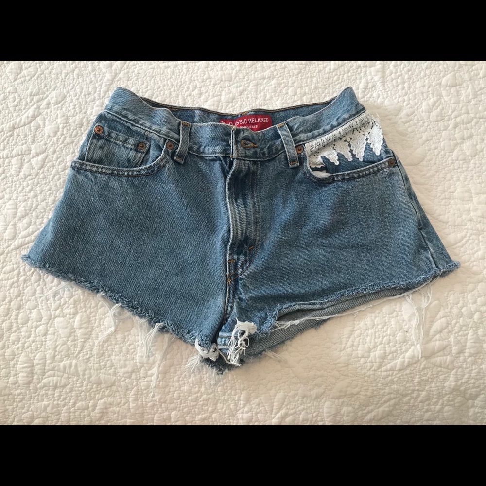 ☀️Custom sewn Levi’s ☀️